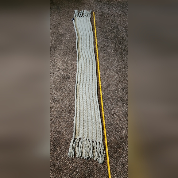 Hat, Scarf, Mittens 3-Piece Set Gray That's It Brand NWOT - Picture 4 of 5